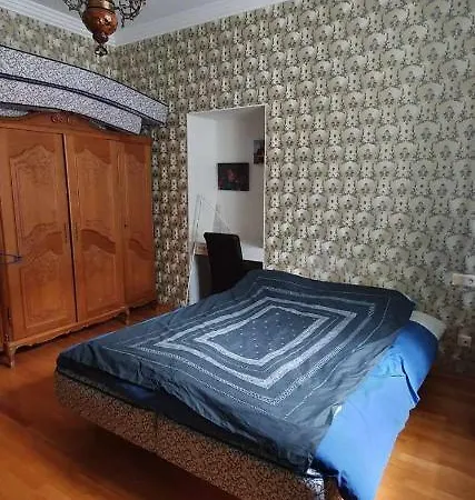 Apartment Cozy On The Town Hall Square