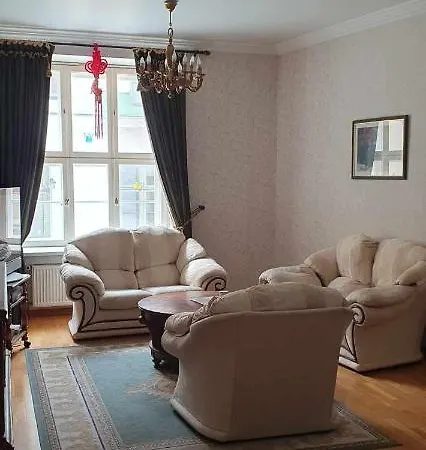 Διαμέρισμα Cozy On The Town Hall Square