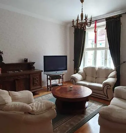 Cozy On The Town Hall Square * Ταλίν