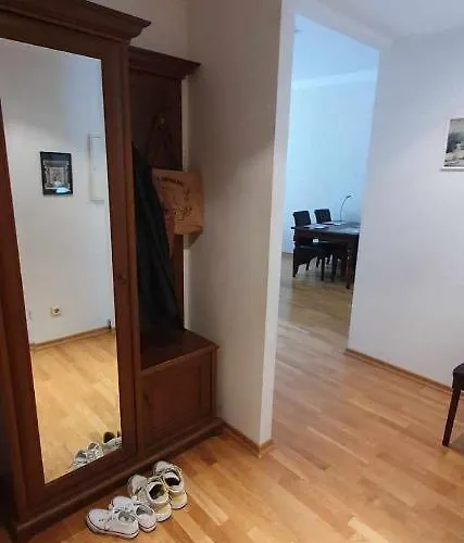 Cozy On The Town Hall Square شقة *